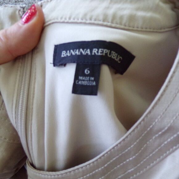 Banana Republic Flutter Sleeve Gold dress 6 - Picture 13 of 13